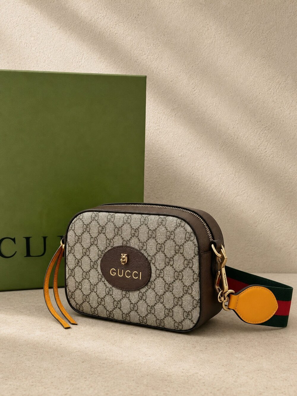 Gucci Small Neo Vintage Crossbody Camera Purse in GG Supreme Canvas - Picture 4 of 5